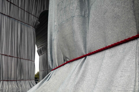 L’Arc de Triomphe Wrapped 2021 – Christo and Jeanne-Claude, Paris, France